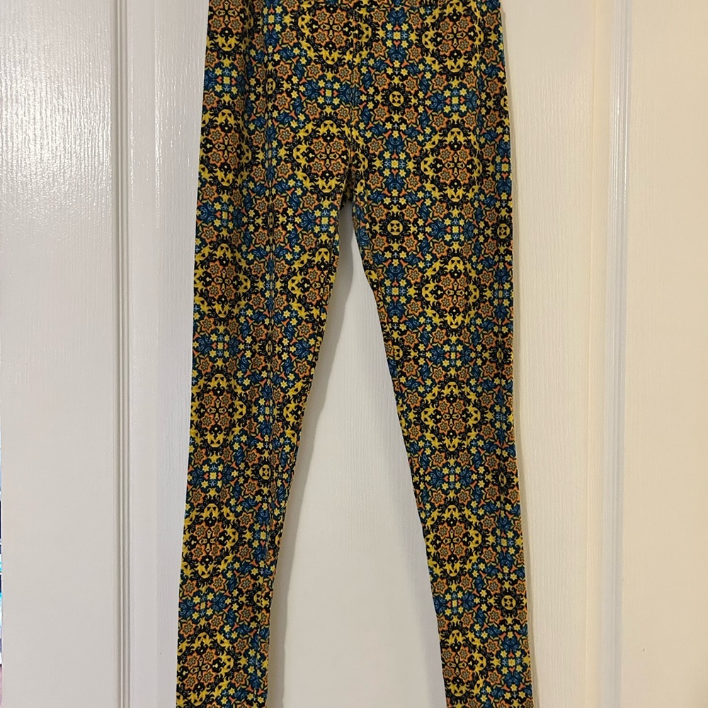 5 for $15 EUC Colorful Patterned Leggings OS